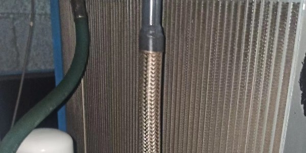 空壓機(jī)冷卻器產(chǎn)生水垢，如何清理？