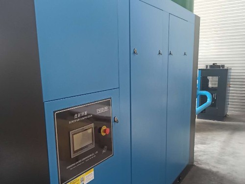 132kW優(yōu)耐特斯兩級(jí)壓縮空壓機(jī)安裝調(diào)試完成！