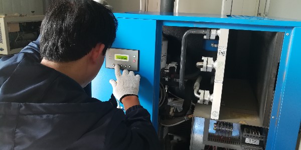 螺桿空壓機(jī)應(yīng)該選擇多大的容積流量？